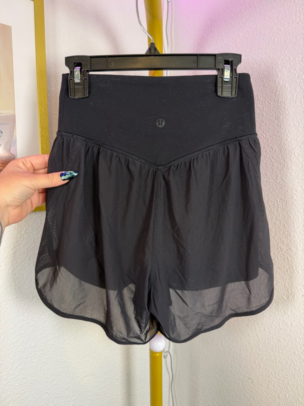 Lululemon Nulu Mesh High Rise Shorts Size 2 Black Yoga Running 3.5” Inseam